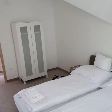 Kenese-voelgye 3* Balatonkenese