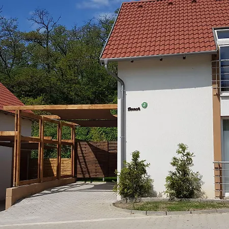 ホテル Kenese-voelgye 3*