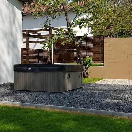 Kenese-völgye Apartman 3*